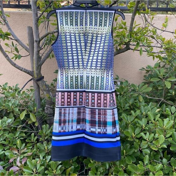 Clover Canyon Donegal Abstract Neoprene Print Shift Dress Size Small EUC! - Picture 3 of 6